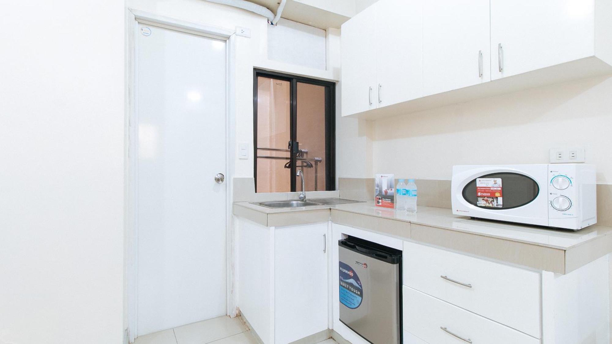Reddoorz Near Pasay Taft Hotell Exteriör bild