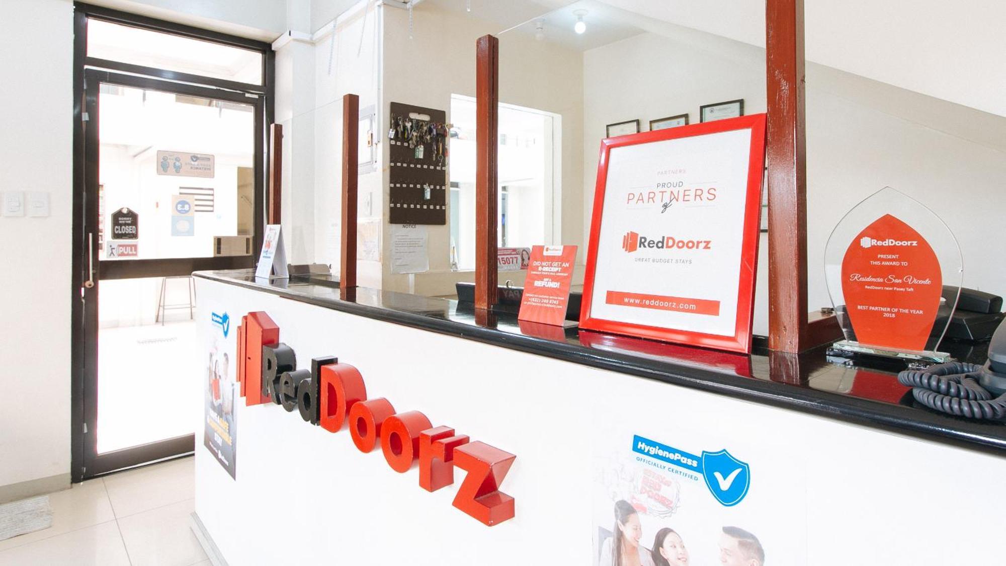 Reddoorz Near Pasay Taft Hotell Exteriör bild