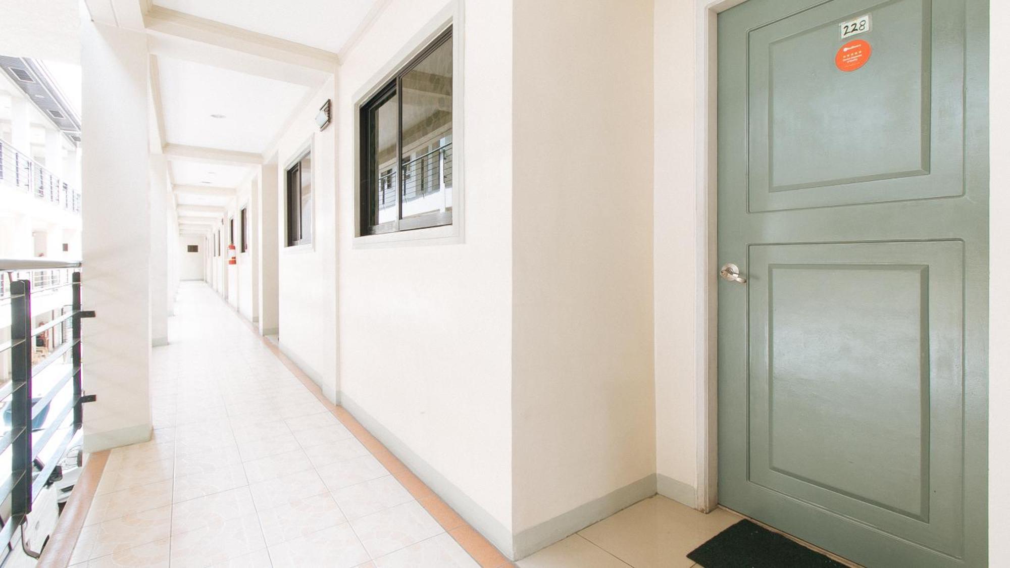 Reddoorz Near Pasay Taft Hotell Exteriör bild
